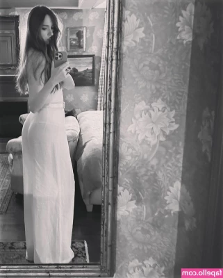 Karen Gillan [ karen-gillan ] - Been thinking about how good  alfonsoxxx looks with my cock deep in