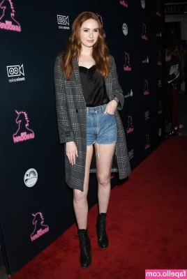Karen Gillan [ karen-gillan ] - Wet hair n wiggling 💕