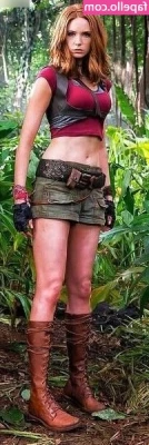 Karen Gillan [ karen-gillan ] - Should I make another twerking video tomorrow?😊😘 Heart this if