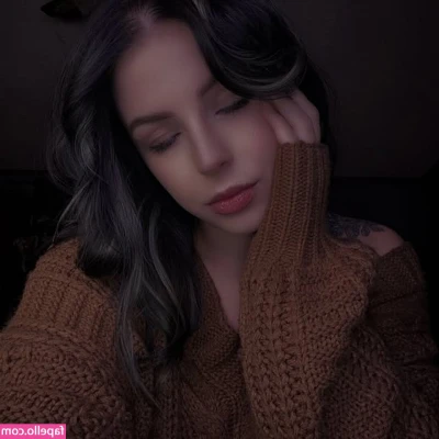 icybxnny - https://onlyfans.com/jillianjenner