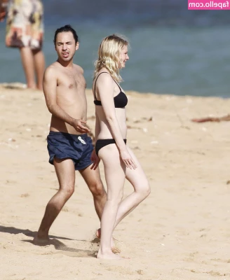 Kirsten Dunst [ kirsten-dunst ] - I want someone behind me