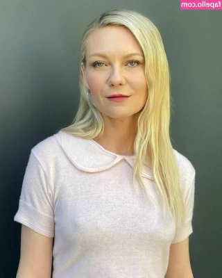 Kirsten Dunst [ kirsten-dunst ] - Taking my booty to work… Hope you miss me😘