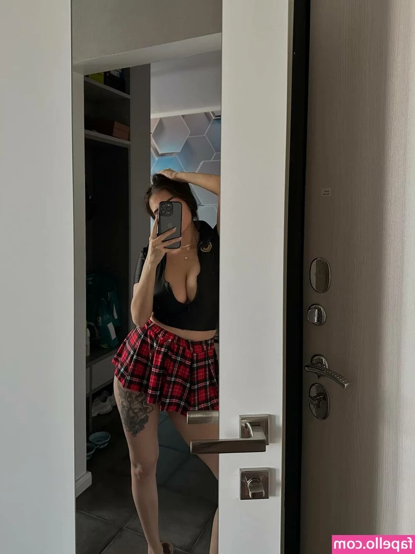Camilla - Sucking on your fingers as you fill my ass like the good girl I am 