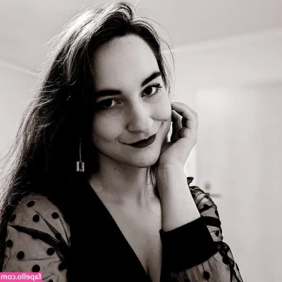 Leya Jankowski [ leya-jankowski ] - What's your favorite fruit? Cherries? Strawberries? MELONS??