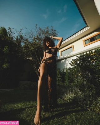 Juliana Paes [ juliana-paes ] - Happy Valentines  Me pretending I live in a mansion   not sure if you