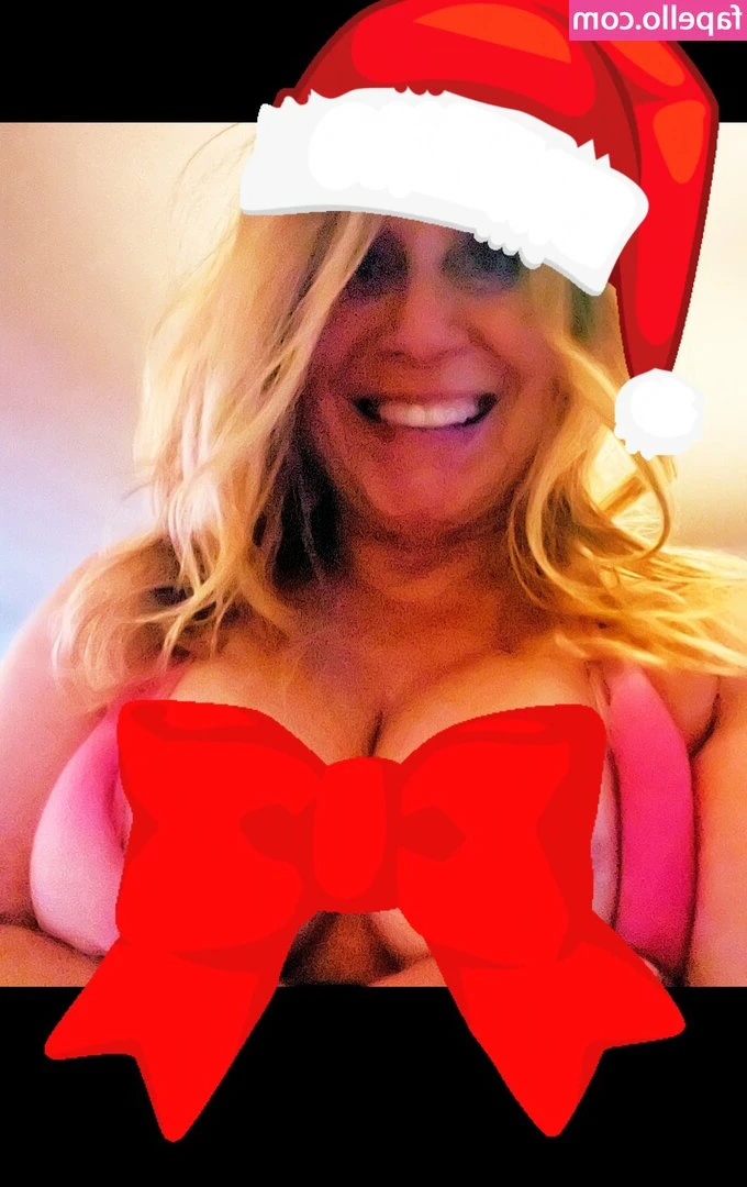 Smilingblonde - I'll show you mine if you show me yours? send a video of you stroking