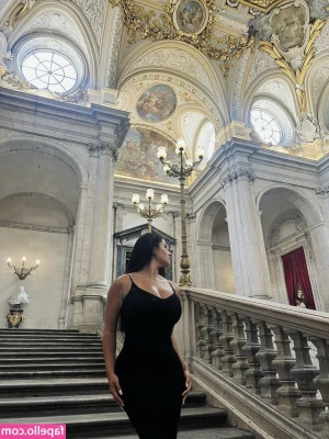 Marisa Godinho [ marisa-godinho ] - Who wants to keep me company this weekend