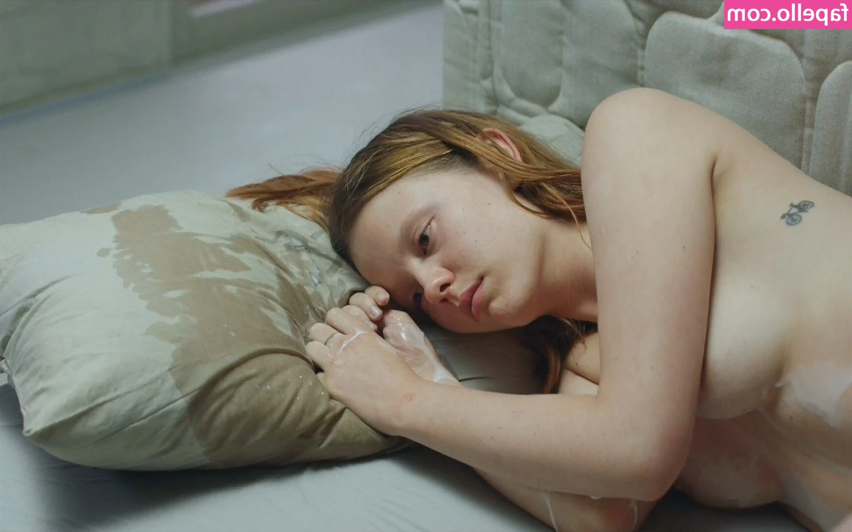 Mia Goth [ mia-goth ] - now i m ur favorite school girl