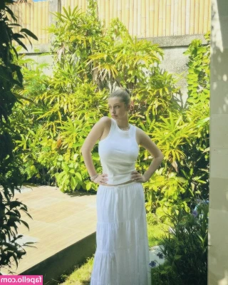 sofyaplotnikova - Happy Holidays! Watch me get busy on @talljockdan ’s candy candy