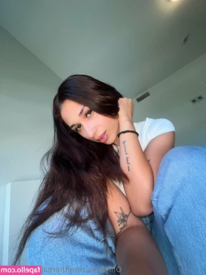 therealkateparker [ therealkateparker-1 ] - Purple is my favorite color