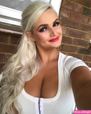 Zandra May [ zandra-may ] - Ohh yes!! Start at my toes and work your way up!! Where is your fav