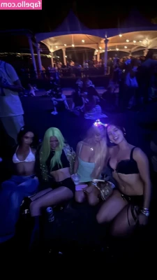Natalie Mariduena [ natalie-mariduena ] - Almost got caught taking this video. Whooooooops 🙈