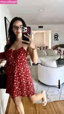 Natalie Mariduena [ natalie-mariduena ] - Bathroom time ❤️