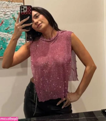 Natalie Mariduena [ natalie-mariduena ] - Your bike messenger gf wants to show off for you 💦