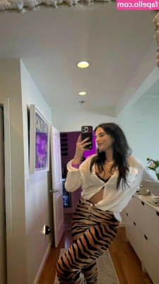 Natalie Mariduena [ natalie-mariduena ] - Ready to go.....