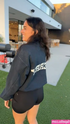 Natalie Mariduena [ natalie-mariduena ] - scroll for some pussy~