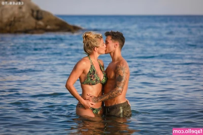 Gemma Atkinson [ gemma-atkinson ] - I had a hard day today and I m so tired  Sweet dreams