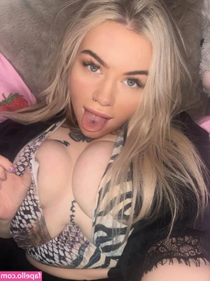 marligrace - Enjoyed my new wand for a little before the batteries died ! Special