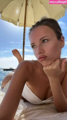 Polina Malinovskaya [ polina-malinovskaya ] - Help me with my pink hole and give me as much love as you can daddy  