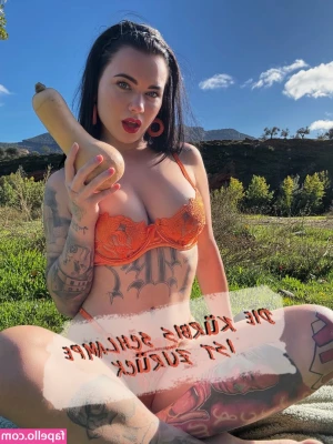Lylou Black [ lylou-black-1 ] - Shower with me