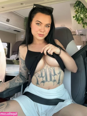 Lylou Black [ lylou-black-1 ] - Stretch marks ft. My bruise 🖤🩵  I hope you all have a fantastic