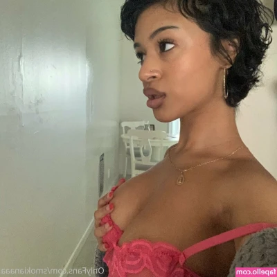Smokianaaa - do black stockings look sexy on me?🖤