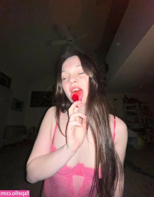 cailey_martin [ cailey-martin ] - I can send full face videos/pics/gifs in DM to extra tippers ^_^