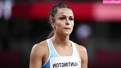 Iida Palosaari [ iida-palosaari ] - I need someone to get on their hands & knees, and worship my body