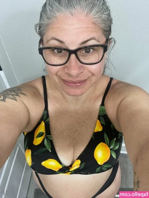 curvy4urpleasure - Wishing I had a tan sometimes