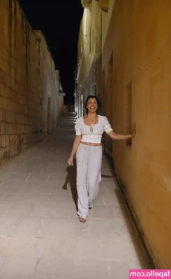 Rebecca Sarker [ rebecca-sarker ] - My ass is a peach 🍑🥰