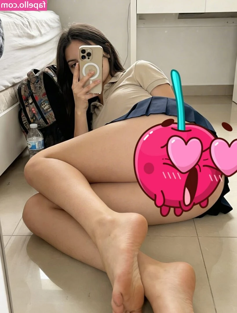 Emilysal26 - I'm having a fun morning, I hope y'all are too 😘 here are some