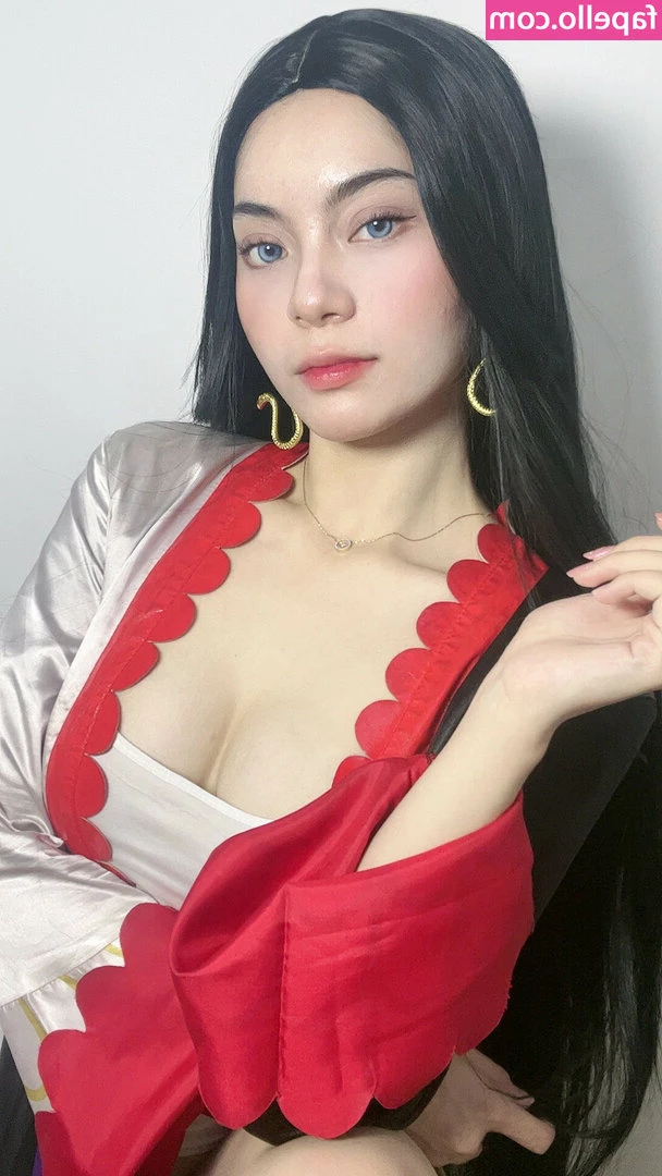 Niken Andalusi [ niken-andalusi ] - HAPPY NEW YEARS BABES  New things and upgrades to come in the new