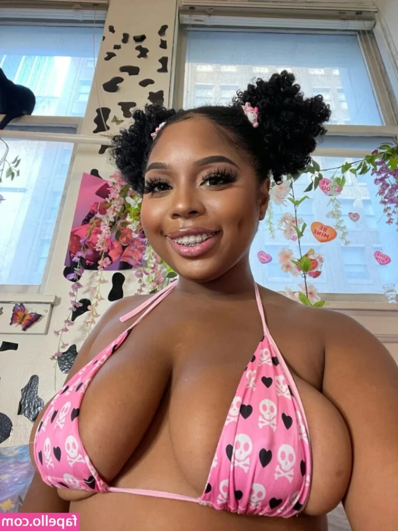 urlilbaby - Heyy loves!!! Happy Monday! I’ll see you tonight!