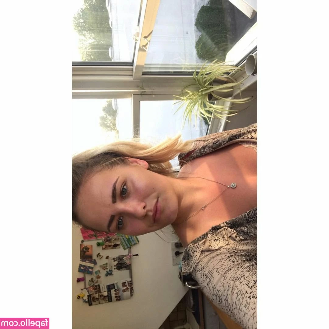 Aisling Norman [ aisling-norman ] - How’s that feel, lil bro? 🤭🤑