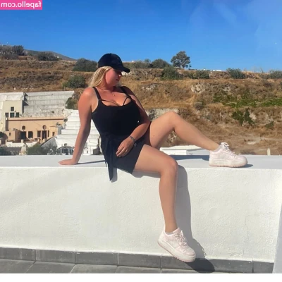Desiree Reichmuth [ desiree-reichmuth ] - 🤪🥳 Thank you guys . Stay with me 😙