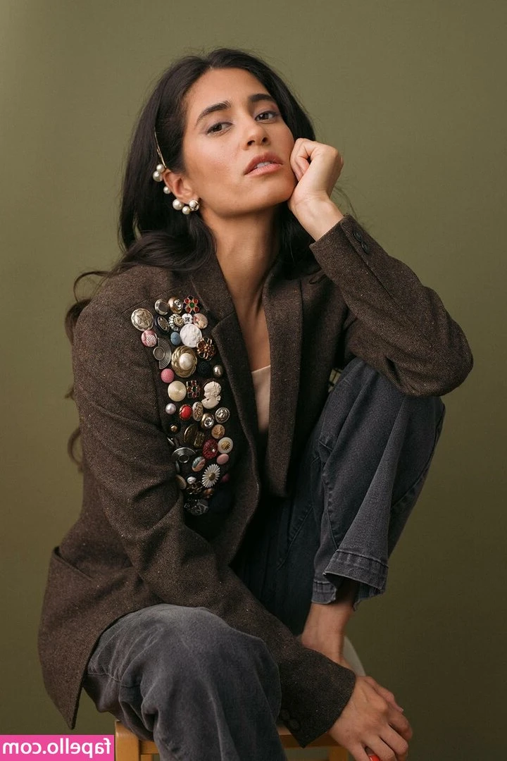 Natalia Dominguez [ natalia-dominguez ] - Sometimes our husbands just like to sit back and enjoy the show 😈