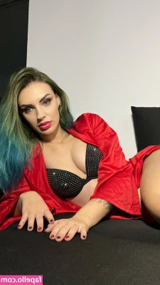 Christina Daniela [ christina-daniela ] - Your ones 😈 Dm for exclusive content