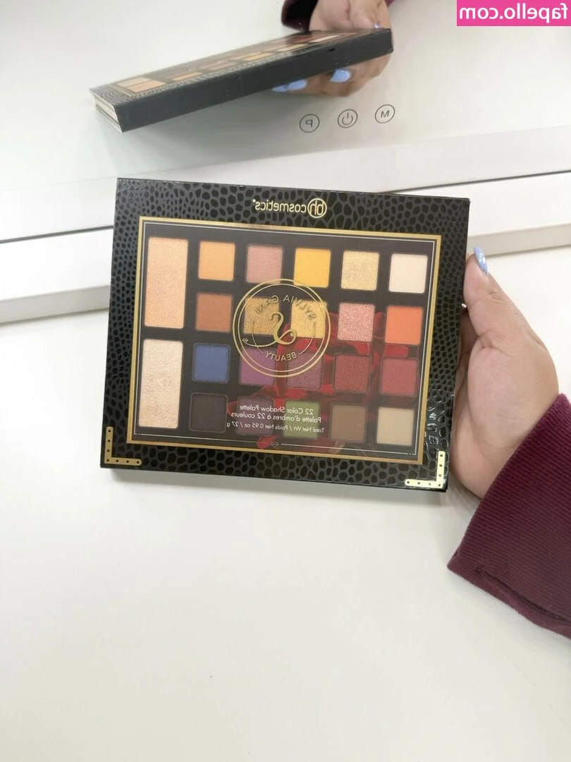 Sylvia Gani [ sylvia-gani ] - Sending a video to your dms rn of me punishing the buttons on this