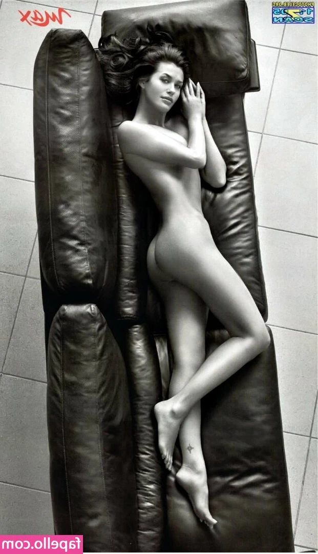Megan Gale [ megan-gale ] - I love puttin' on a show for my VIPs .  What would make it a good one
