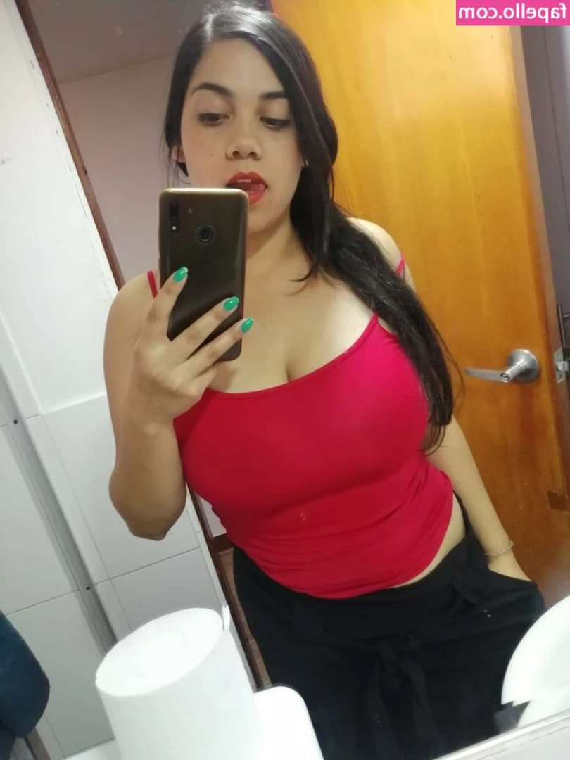 sweet_scarlett_ [ sweet-scarlett ] - Time to hit the gym... get sweaty.. x