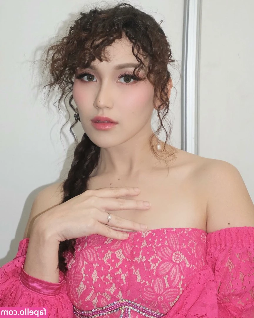 Ayu Tingting [ ayu-tingting ] - Weak for my shiny ass