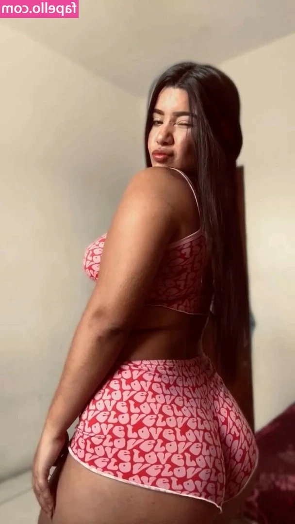 Joara Souza [ joara-souza ] - Hi guys! I'm back from a wonderful small vacation!🌞 Guess what I