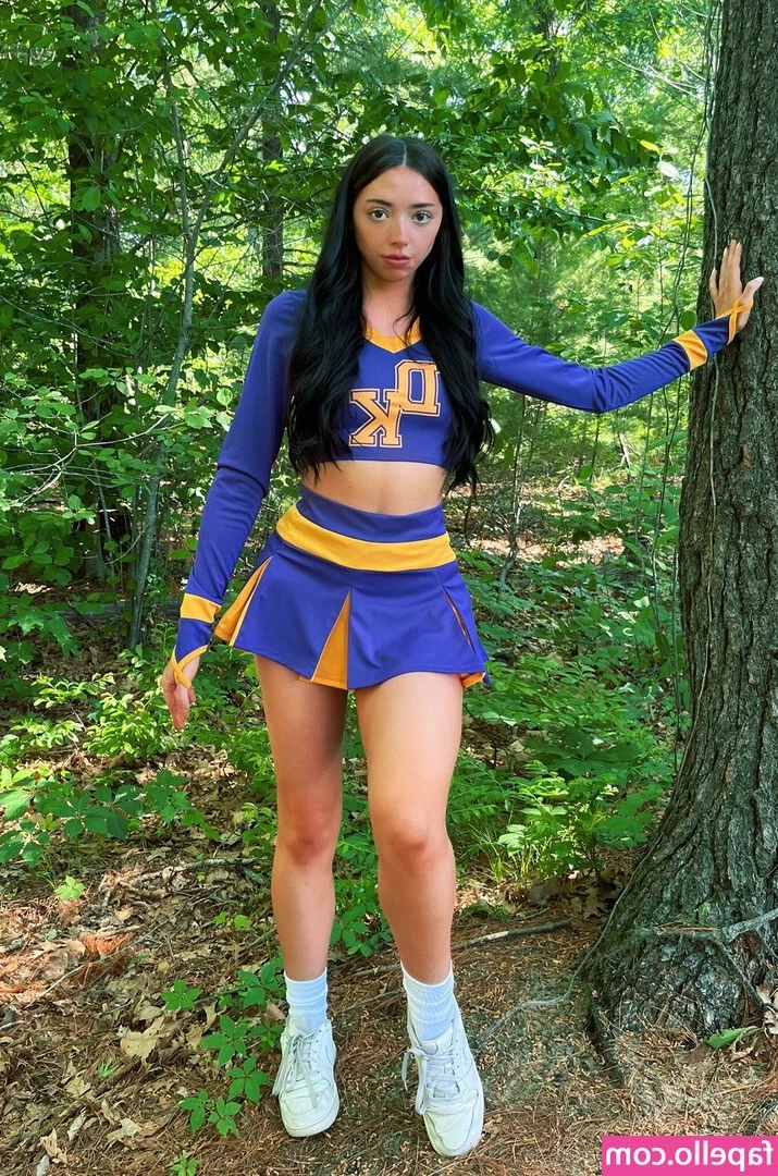 Molly Moon [ molly-moon ] - who got you smiling rn? ;)