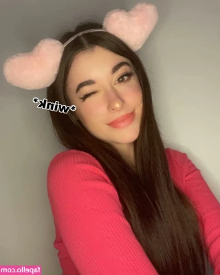 kristanovva - Wednesdays are for butt rubs and snuggling