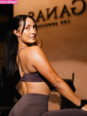 Emily Alabi [ emily-alabi ] - Thursday 10 at 9 pm Argentina, live show by onlyfans !!!!  show in
