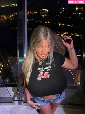 Zeynep Akcam [ zeynep-akcam-5 ] - i love playing with toys. dm me to watch