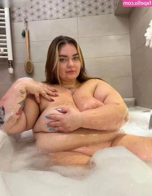Geparrke - AD  19   Mentally unstable   and bi   N I love being a lil slut   All