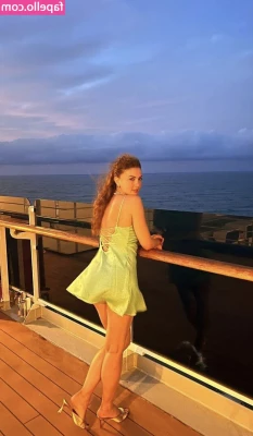 Burcu Özberk [ burcu-ozberk ] - I always please when I’m on my knees 💋