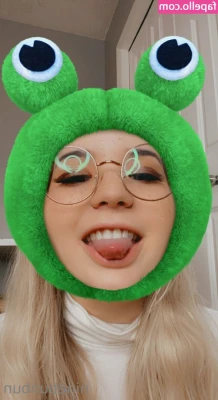 freebunbun - There was no lube for this tired cock, and erection wasn't too good