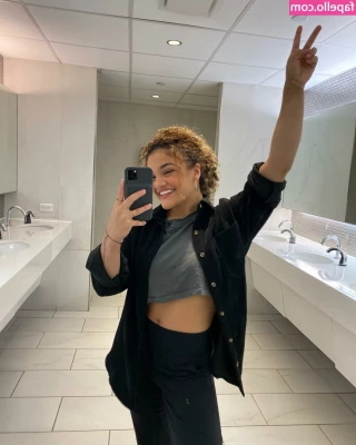 Laurie Hernandez [ laurie-hernandez ] - My pussy is just waking up
